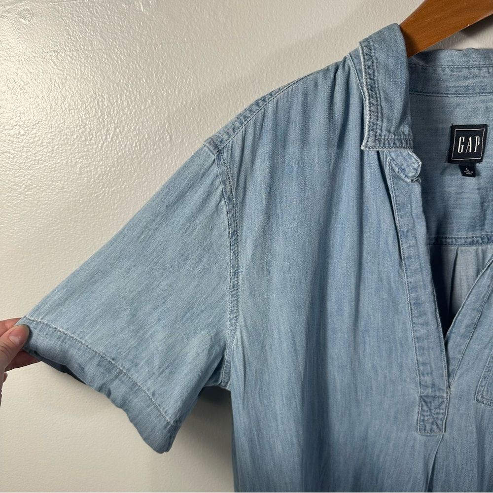 GAP Light Indigo Short Sleeve V-Neck Popover Denim Chambray Dress Size Large - Picture 3 of 13